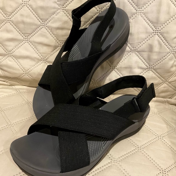 Clark's Cloud Steppers Nice Women's 8.5 M Black Stretchy Strap Sandal - Picture 3 of 5